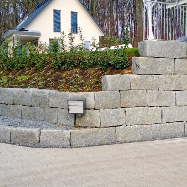 Granitquader Mauer