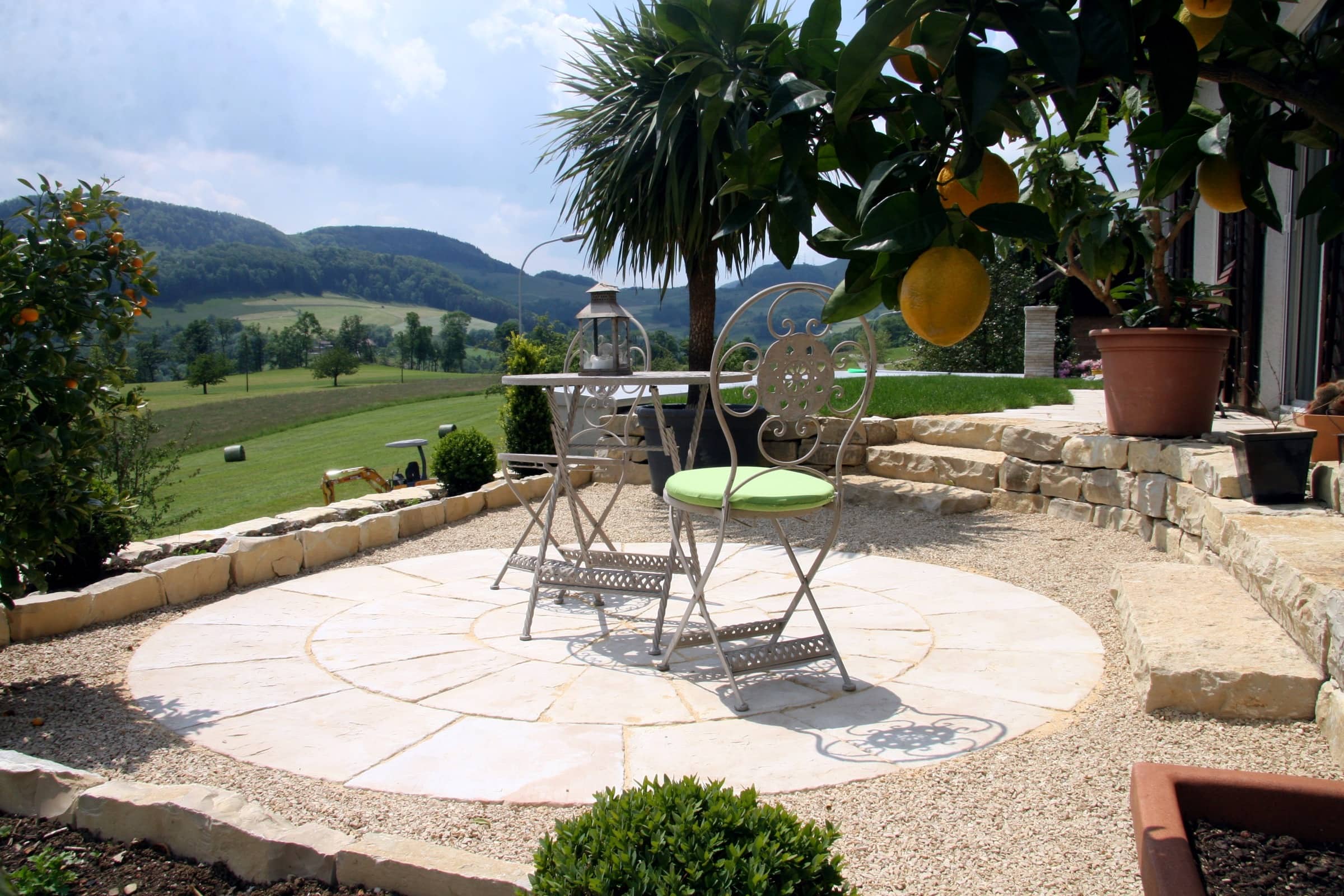 Stühle auf terrasse mediterran